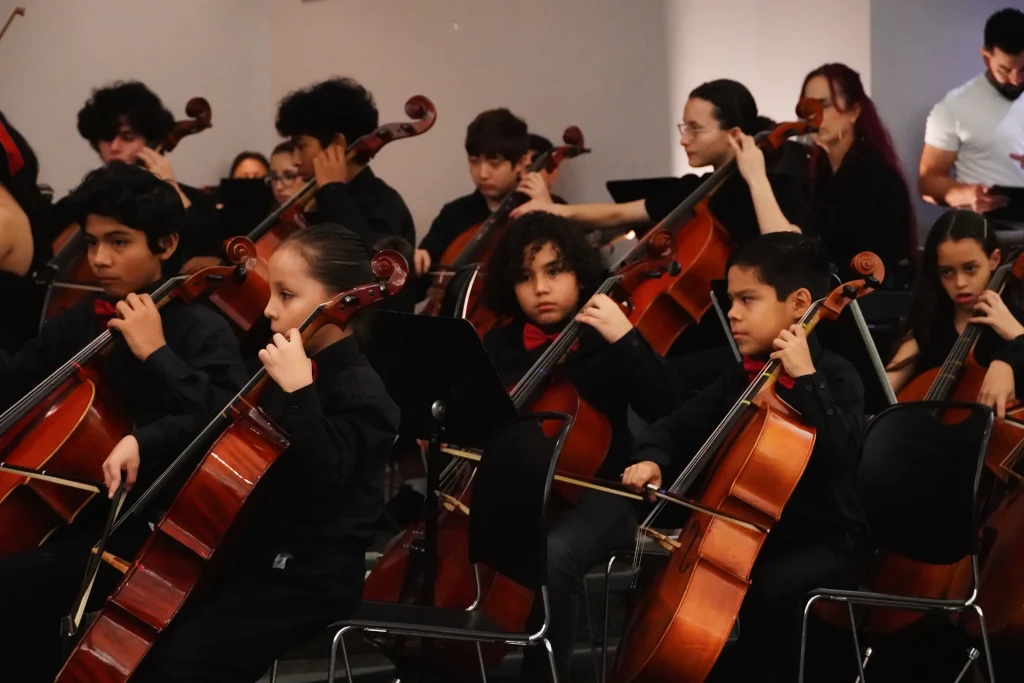 Alumnos de Cello en The Nucleus Orchestral Program Texas.