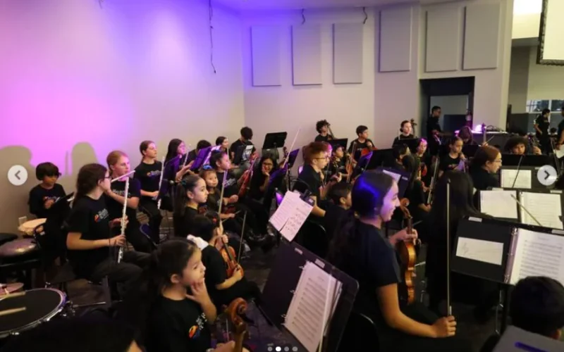Apadrina un niño y regala musica en el programa de orquestas infantiles y juveniles en Orlando y Texas